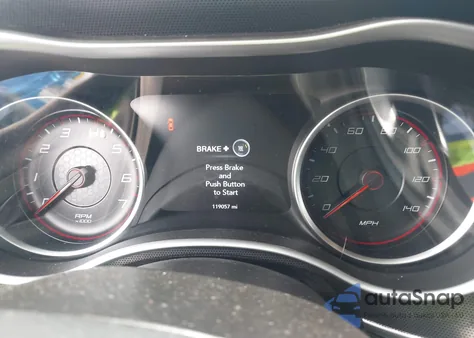 2015 Dodge Charger Sxt z USA, uszkodzony, nr VIN 2C3CDXHG3FH827754